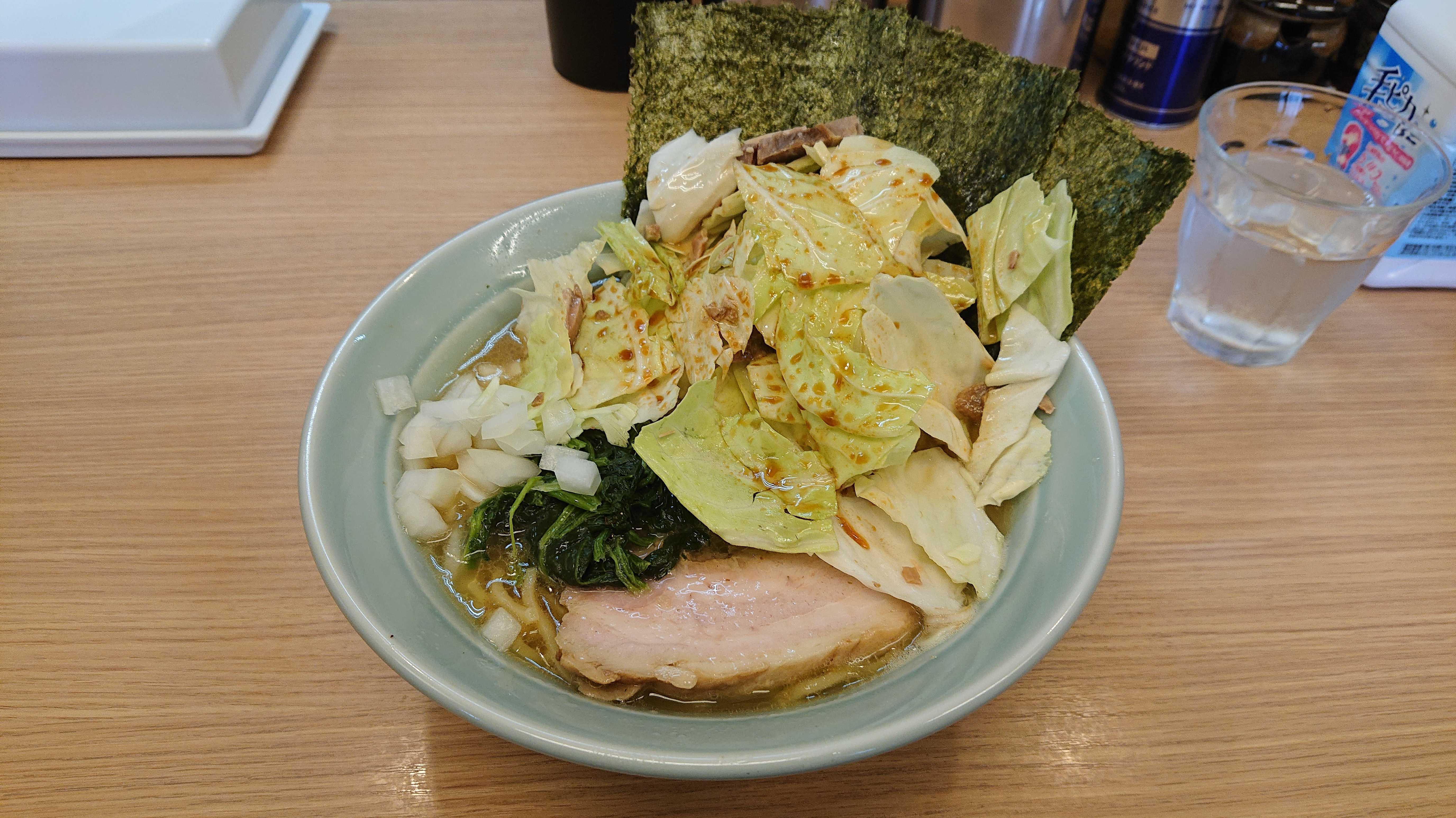 煮干しラーメン（キャベチャトッピング）